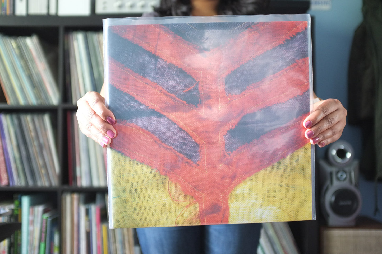 Yeah Yeah Yeahs - Show Your Bones